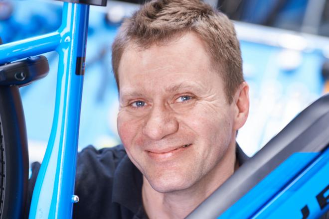 Thomas Hofer, Fahrradmechanike und Faltvelo-Spezialist bei Velo Zürich